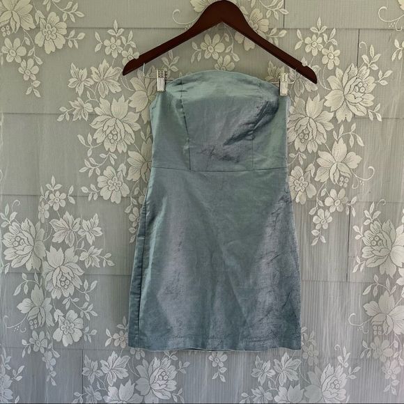 Urban Outfitters Dresses & Skirts - Urban Outfitters Strapless Velvet Mini Going Out Dress Light Blue size 2